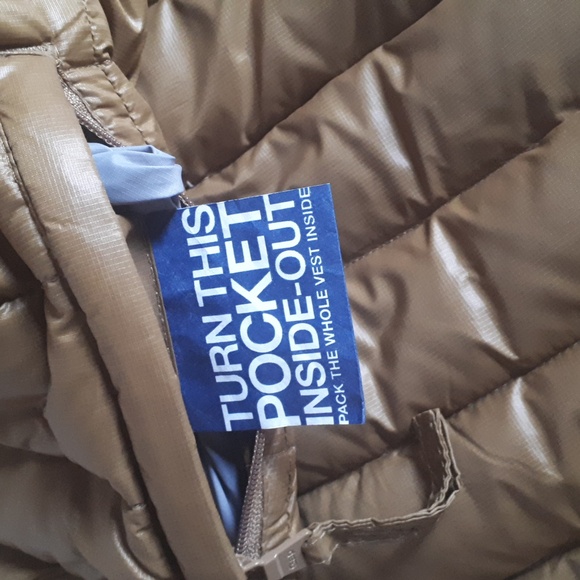 Gap Nylon Packable Down Vest - Picture 7 of 8